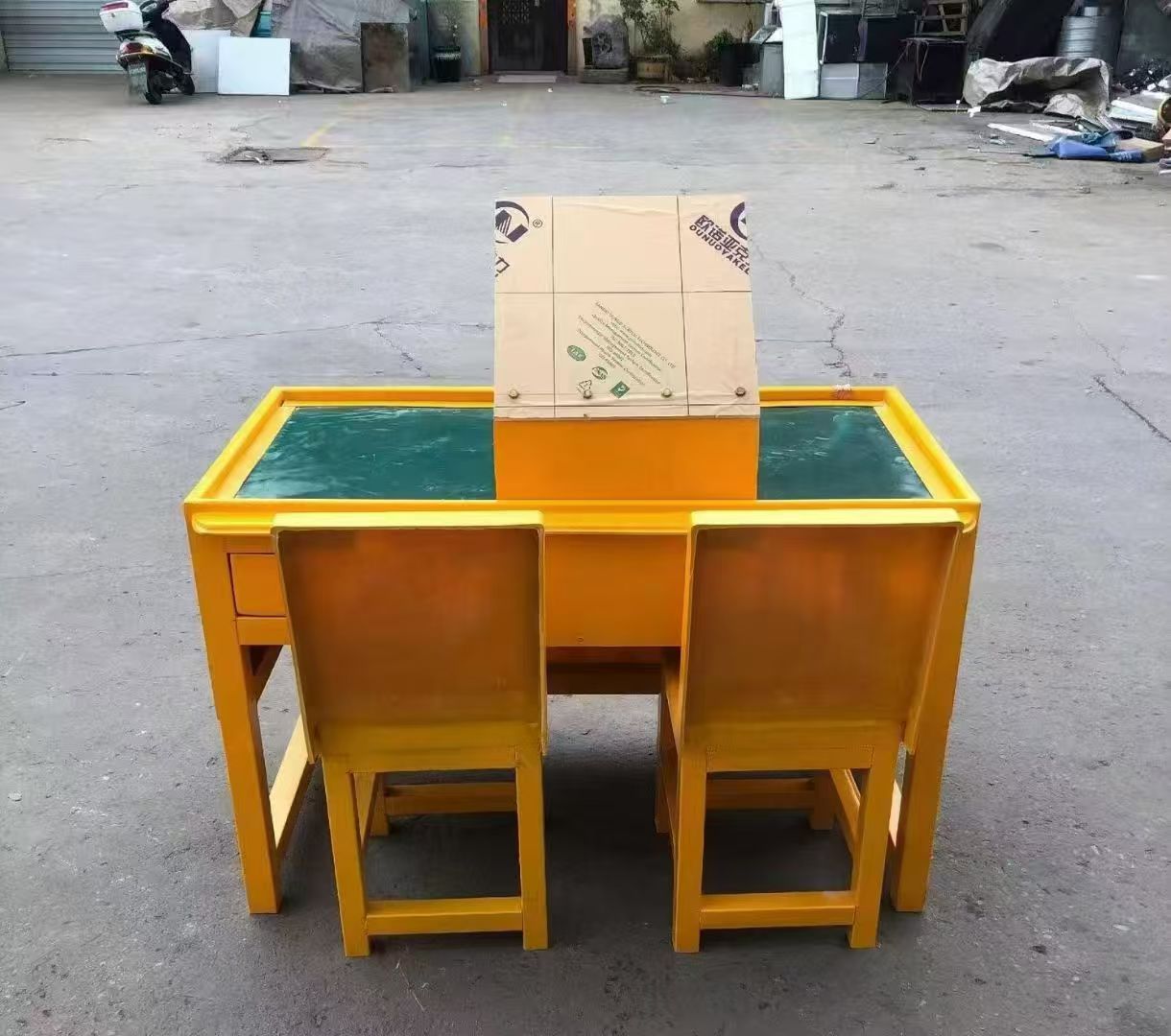 武威防静电导通桌井下煤矿火工品发放桌：危险品流转的安全守护者